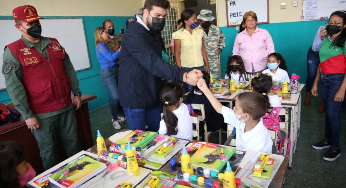 Gobernador Luna y autoridades dieron inicio al nuevo año escolar presencial en Monagas