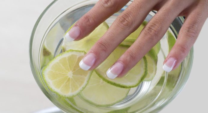 ¿Hongos en las uñas? Prueba estos 3 remedios caseros y mantén tus uñas saludables y hermosas.