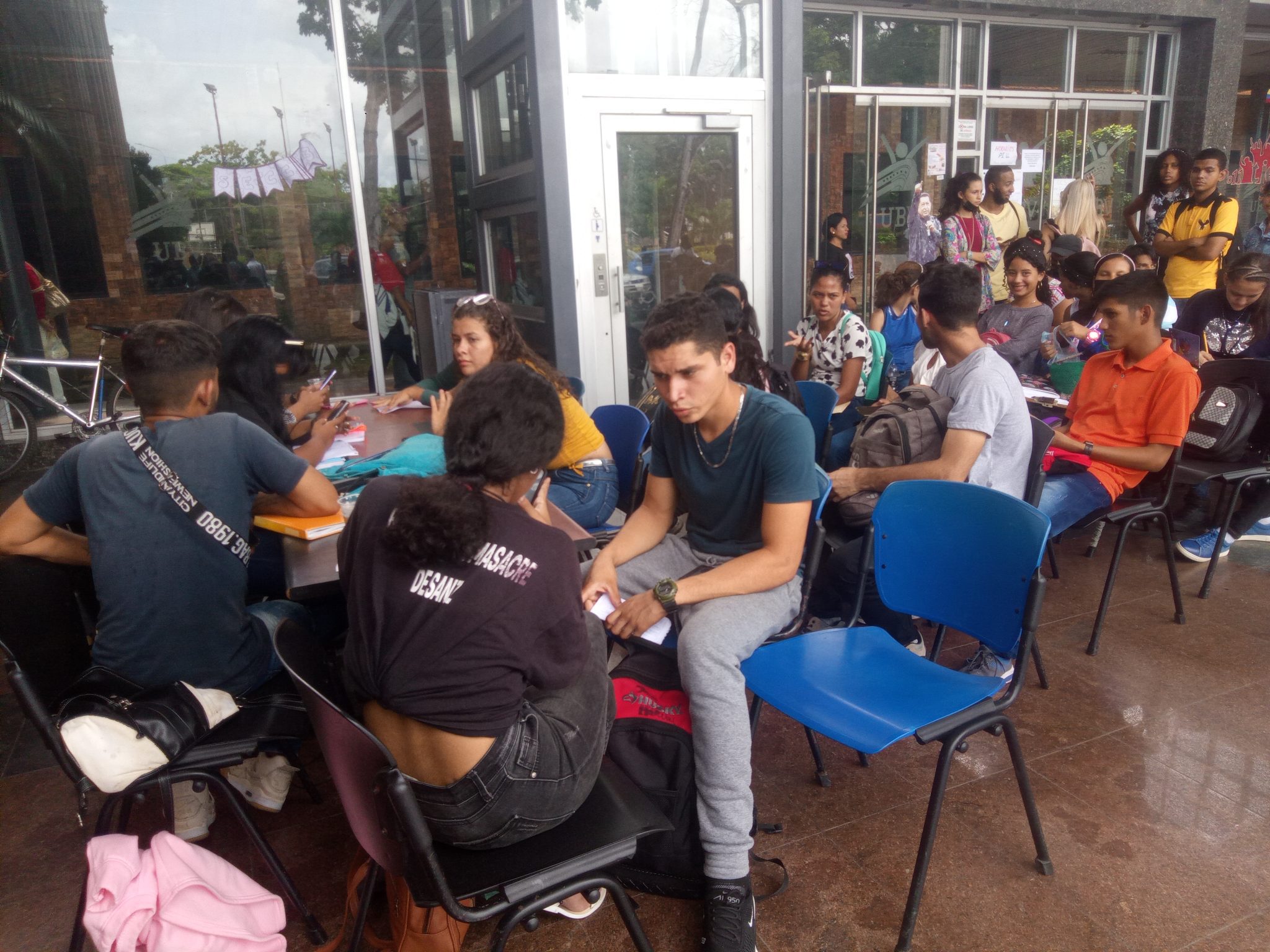 Inició censo de becas Fundayacucho para más de mil estudiantes de la UBV