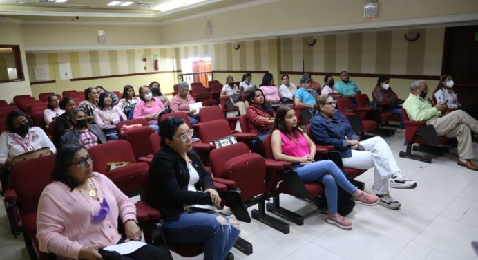 Instituto Municipal de la Mujer realiza cine foro para la prevención del cáncer de mama