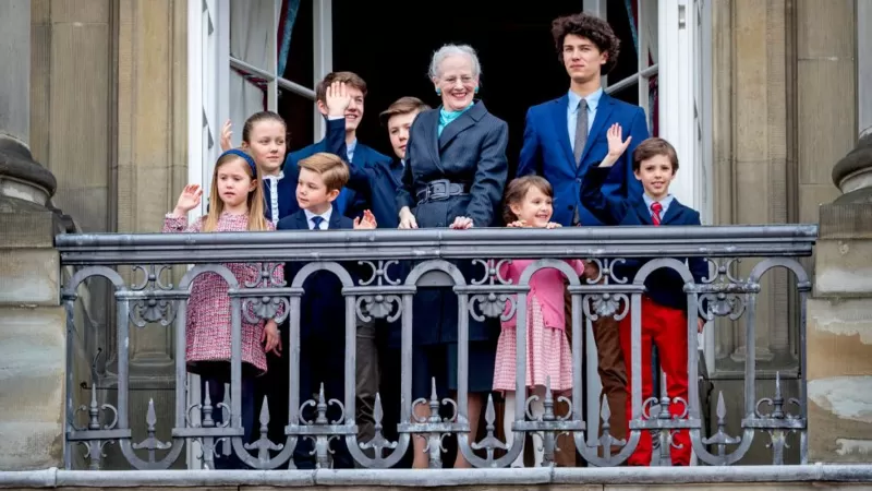 ¡Nueva polémica real! La reina Margarita II de Dinamarca se disculpa por despojar a sus nietos de sus títulos