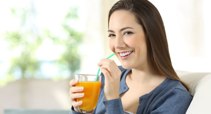 Limpia el colon con un delicioso jugo de lechosa y sábila