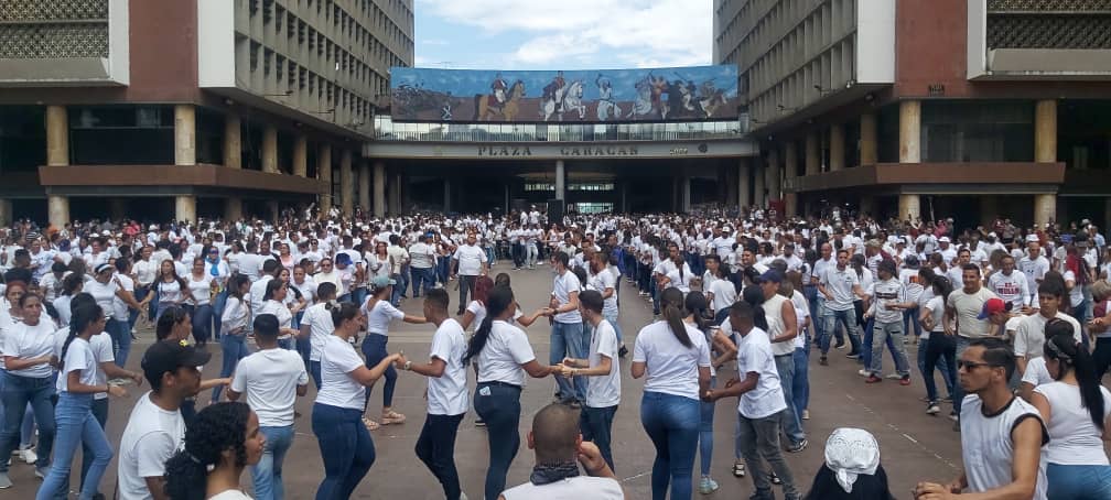 Más de 3 mil personas en Venezuela se preparan para romper Récord Guinness en salsa casino