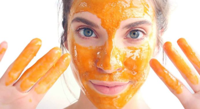 ¡Mascarilla de miel! Pon aprueba estas 4 mascarillas y haz relucir tu rostro