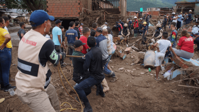 Metro de Caracas habilitó centros de acopio para víctimas de deslave en Aragua