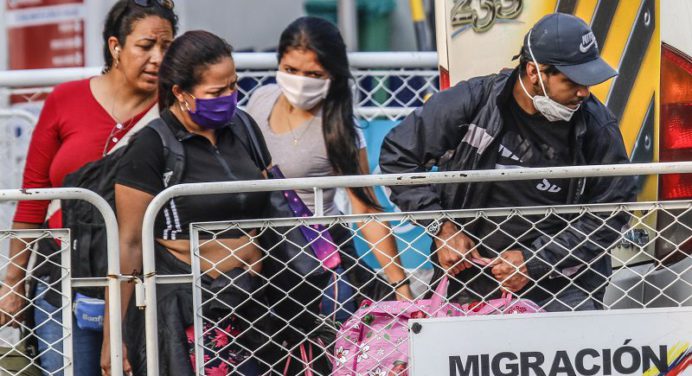 Migrantes venezolanos aceptaron regresar desde Panamá a Venezuela