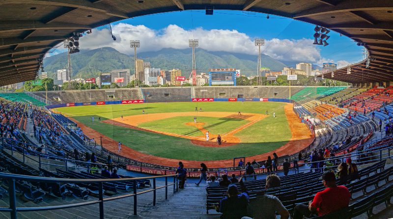Mira cuánto cuesta ver un juego de béisbol en el estadio Universitario de Caracas