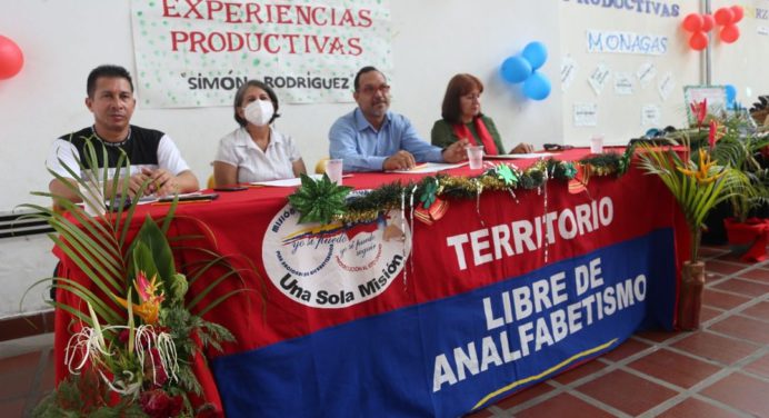 Misión Robinson celebra 17 años libres de analfabetismo con Congreso Productivo