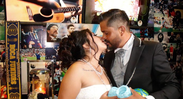 ¡Mundo Insólito! Iglesia Maradoniana celebra su primera boda en México