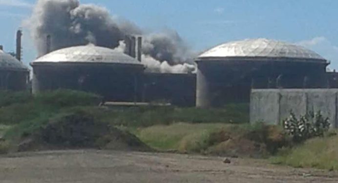 Paralizada refinería de Paraguaná tras falla eléctrica y un incendio