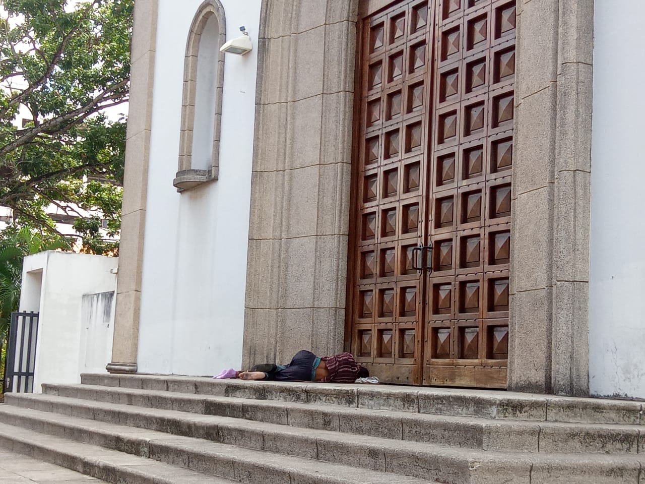 Pareja tomó las instalaciones de la Catedral de Maturín para dormir