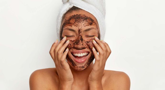 Prepara estos 5 exfoliantes caseros para remover impurezas del cuerpo