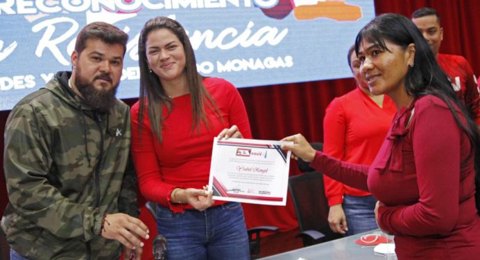 Psuv Monagas entregó reconocimientos a sus bases