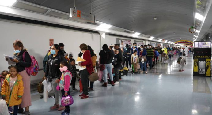 Regresan otros 277 venezolanos desde Perú en vuelo de Conviasa