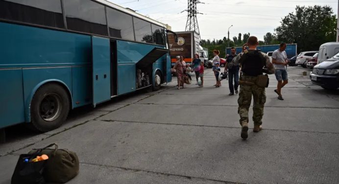 Rusia comenzó la evacuación de civiles de Jersón
