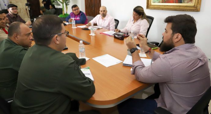 Supervisan cumplimiento del horario para el suministro del combustible