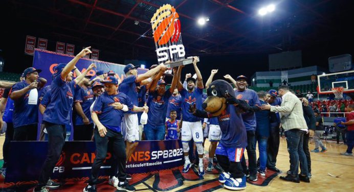 Trotamundos campeón de la Superliga Profesional de Baloncesto