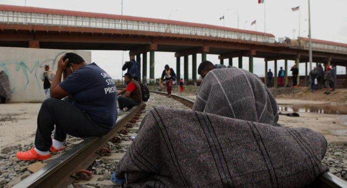 ¡Varados! Miles de migrantes venezolanos permanecen estancados en el sureste de México