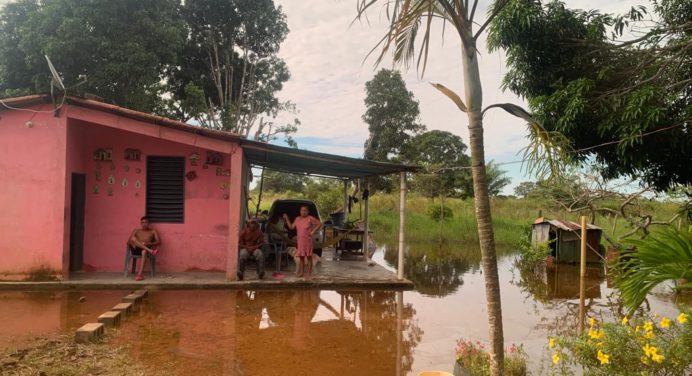 Activan centros de acopio para apoyar a más de 100 afectados en Mulatico de Guanipa