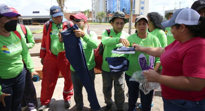 Alcaldía de Maturín entrega uniformes para trabajadores de alumbrado público y vialidad