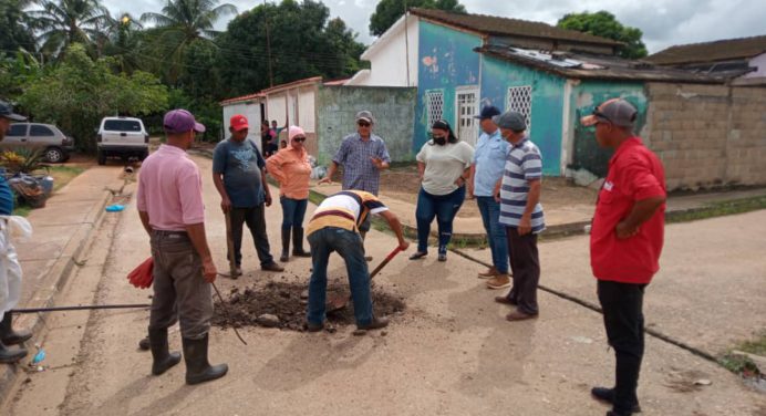 Alcaldía de Santa Bárbara sanea sistemas de drenajes de aguas negras