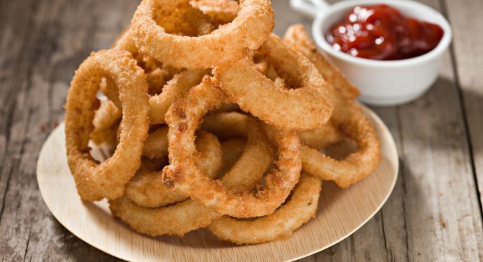 ¡Aros de cebolla! Aprende a preparar este rico snack