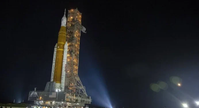 Artemis I: La NASA lanza su cohete más potente jamás construido para volver a la Luna