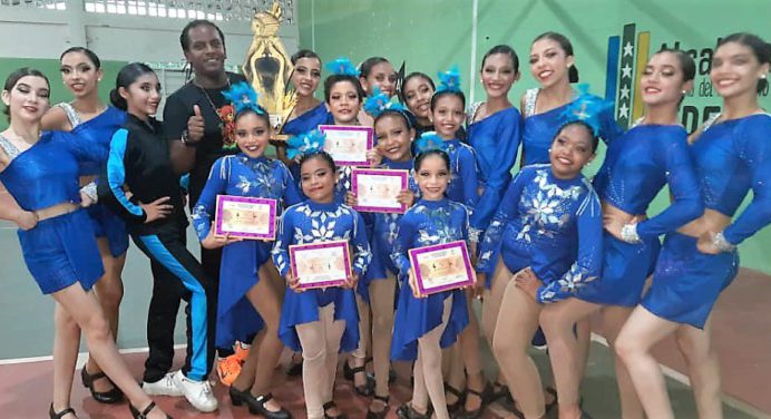 Danzas Icum se alza con el primer lugar en el Festival Cacique de Oro