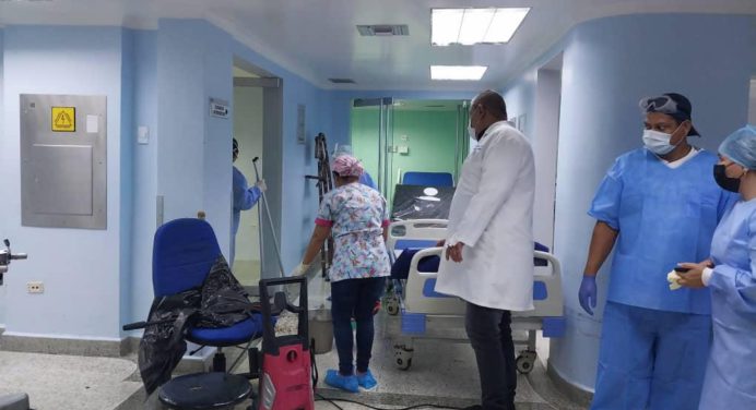 Desinfectan emergencia, sala de partos y neonatología del Manuel Núñez Tovar