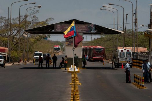 Los puentes fronterizos  se encuentran al Norte de Santander, Colombia y al occidente de Venezuela, en la región Andina