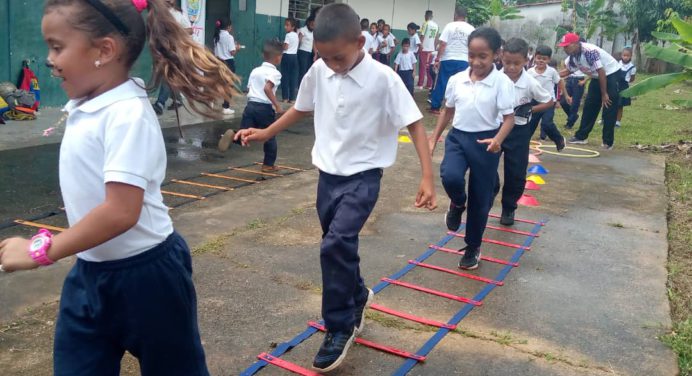 Escuela Gabriela Mistral celebra su 19 aniversario con jornada deportiva en Maturín