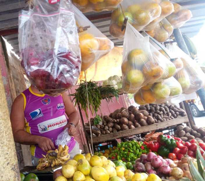 Frutas también van escalando en precios aceleradamente