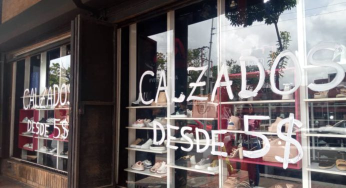 Inician ofertas de ropa para los estrenos de la temporada decembrina en Maturín