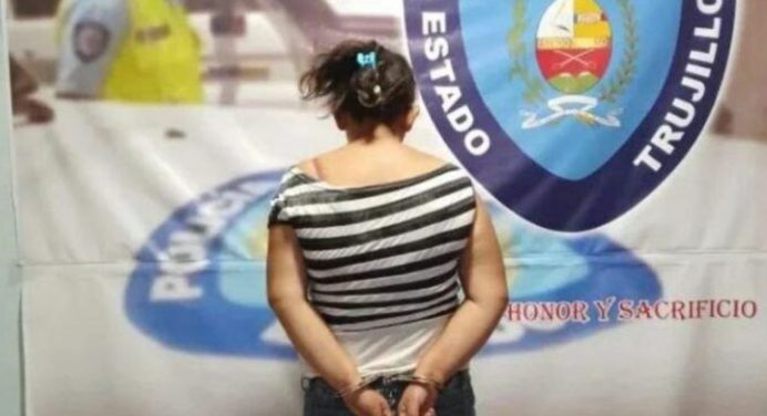 ¡Detenida! Mujer ofrecía a sus dos hijas a cambio de comida