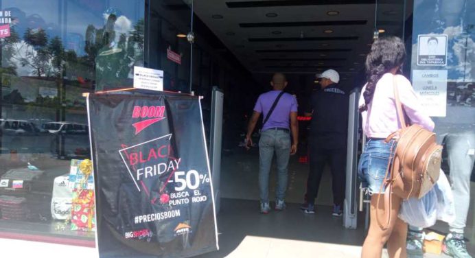 Locura total por rebajas en comercios de Maturín durante Black Friday