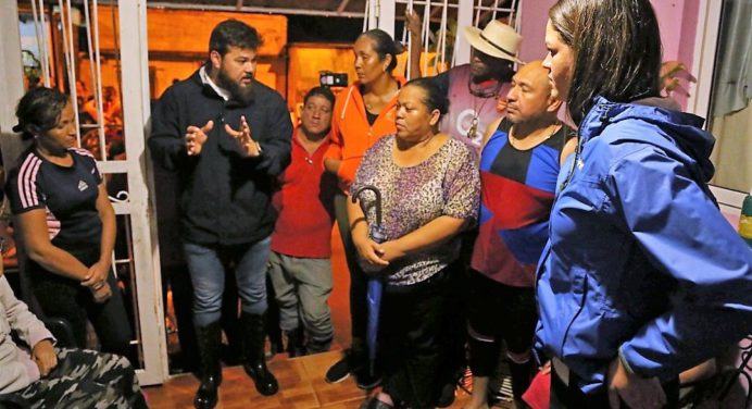 Luna y Fuentes dieron atención inmediata a familias afectadas por inundaciones en La Muralla