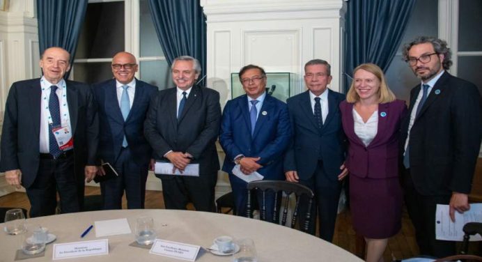 Petro adelanta que diálogo venezolano se retomará en México
