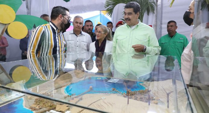 Presidente Maduro anuncia la reactivación de créditos en dólares para el turismo