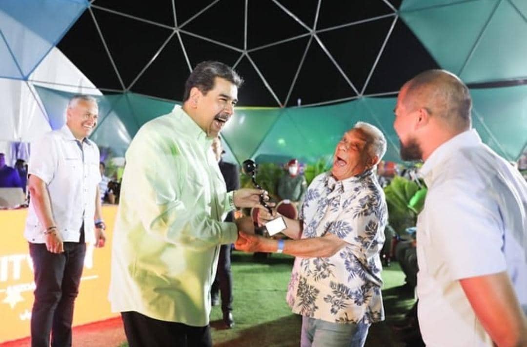 presidente maduro entrega el premio nacional de turismo durante la clausura de la fitven laverdaddemonagas.com 5bfc3727 12b5 4c0f 86cc 508e2d5f6b0c