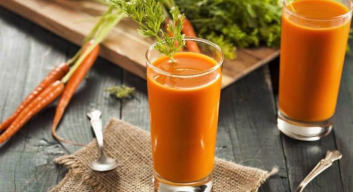 ¿Tienes gripe? Prepara este jugo de zanahoria y linaza para tratar con este virus