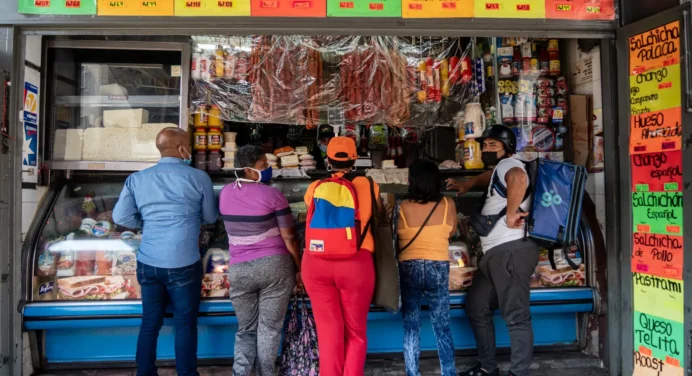 Venezuela : Un trabajador necesita Bs 104,40 diarios para alimentar a su familia