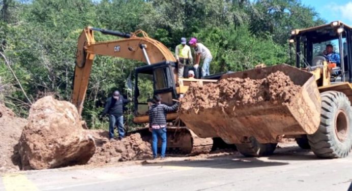 Vías de Sucre afectadas por derrumbes en la troncal 09 y 10 por las lluvias