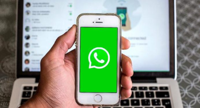 WhatsApp para escritorio ya deja compartir contactos y crear encuestas