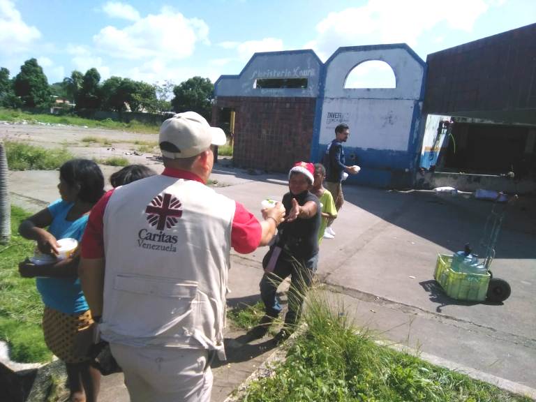 Cáritas Maturín lleva la mano de Dios al Terminal de Pasajeros y centro de la ciudad