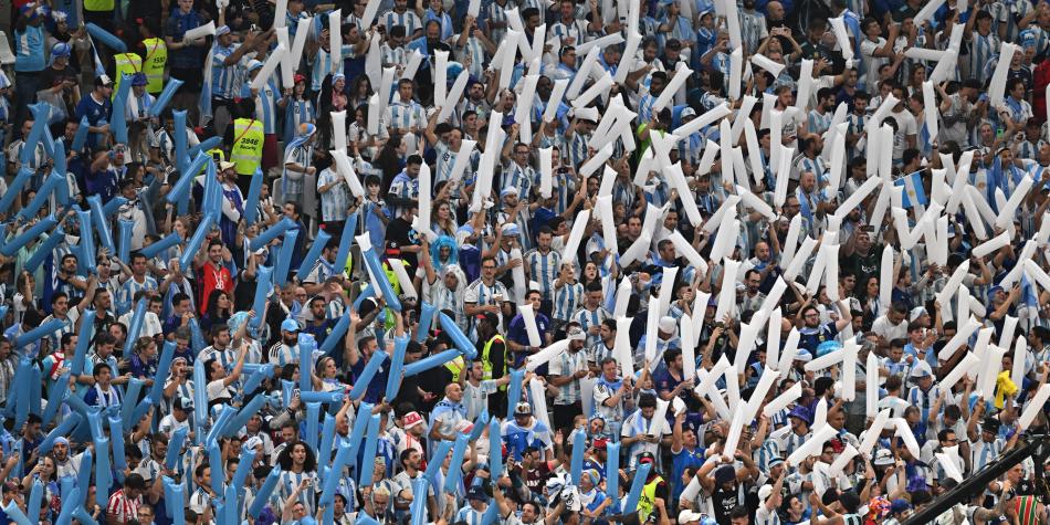 Hinchas argentinos en Qatar 2022. | Foto: Archivo