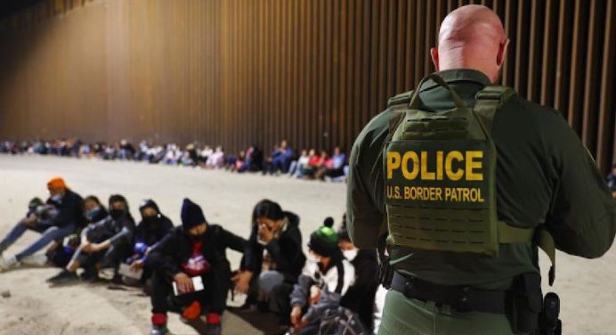 EEUU no baja la guardia y sigue la expulsión de migrantes tras levantar el Título 42