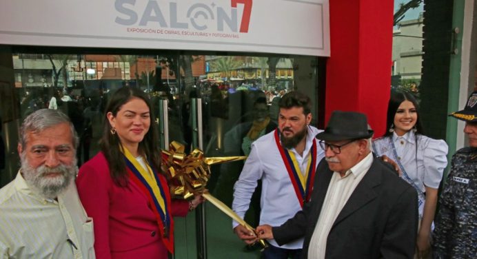 El gobernador Ernesto Luna y la alcaldesa Ana Fuentes inauguran el Salón 7 de Diciembre