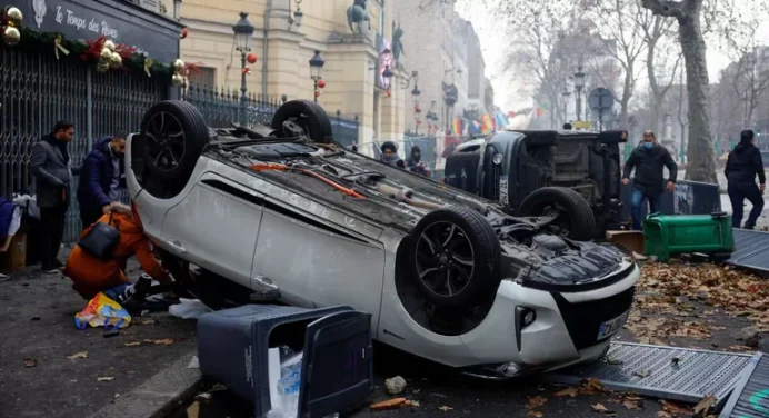 París se enfrenta a disturbios tras tiroteo por racismo