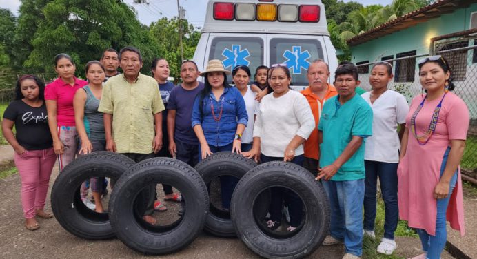En San José de Buja reciben cauchos para reactivar ambulancia del centro asistencial