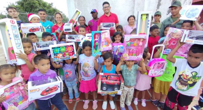 Entregan juguetes a niños y niñas de 36 comunidades de Aguasay